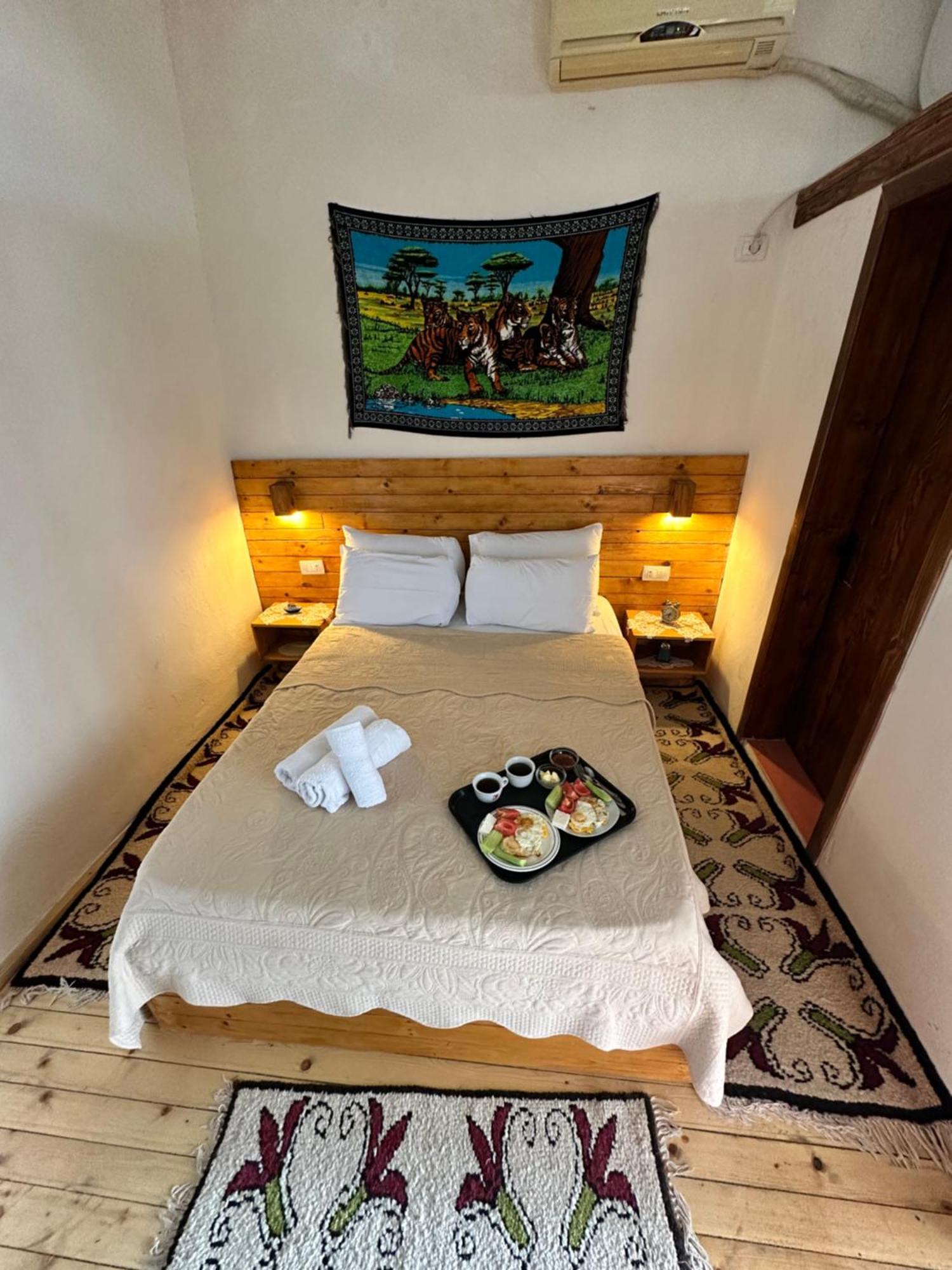 Guest House Salaria Гірокастра Номер фото