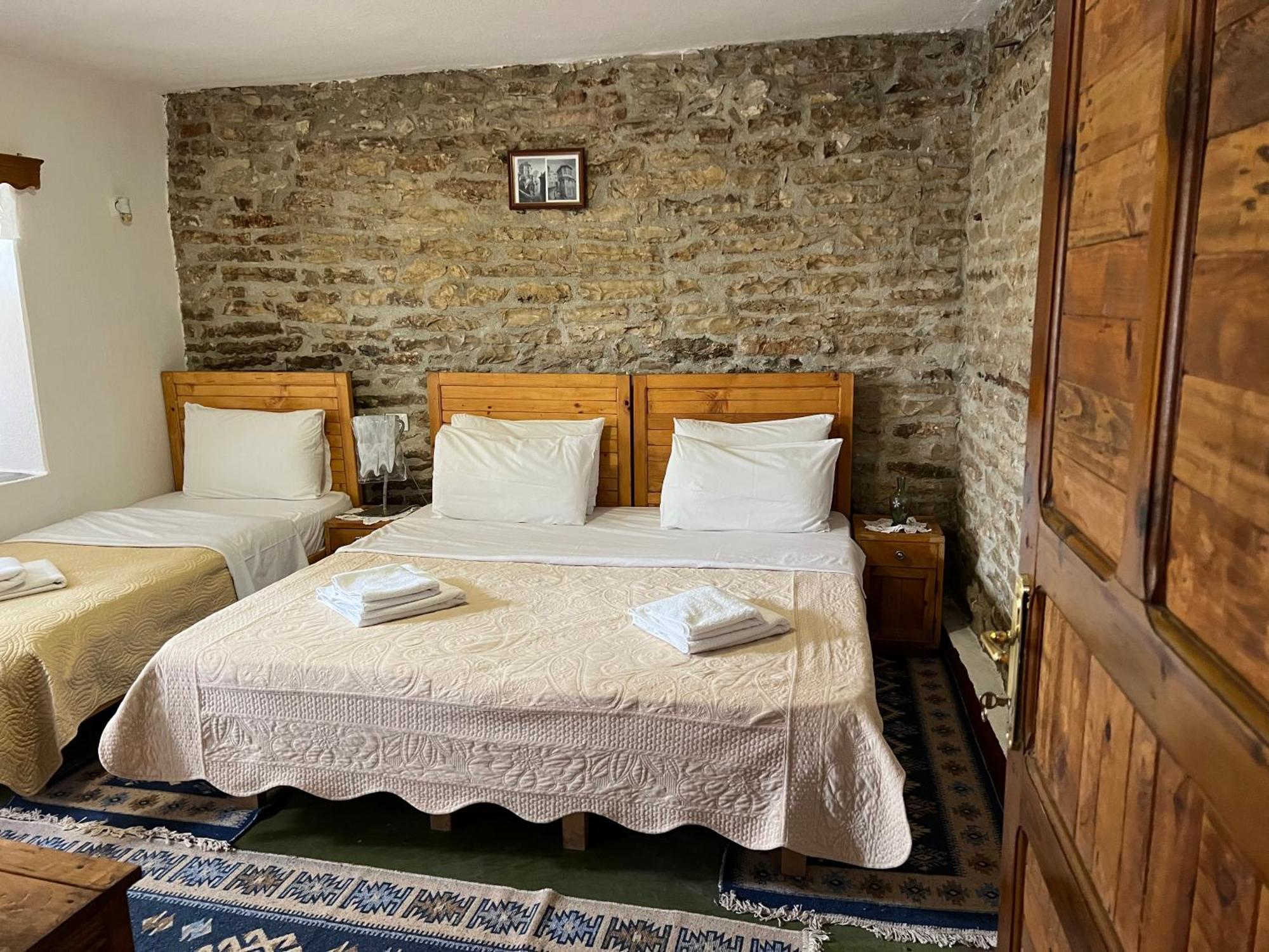 Guest House Salaria Гірокастра Екстер'єр фото