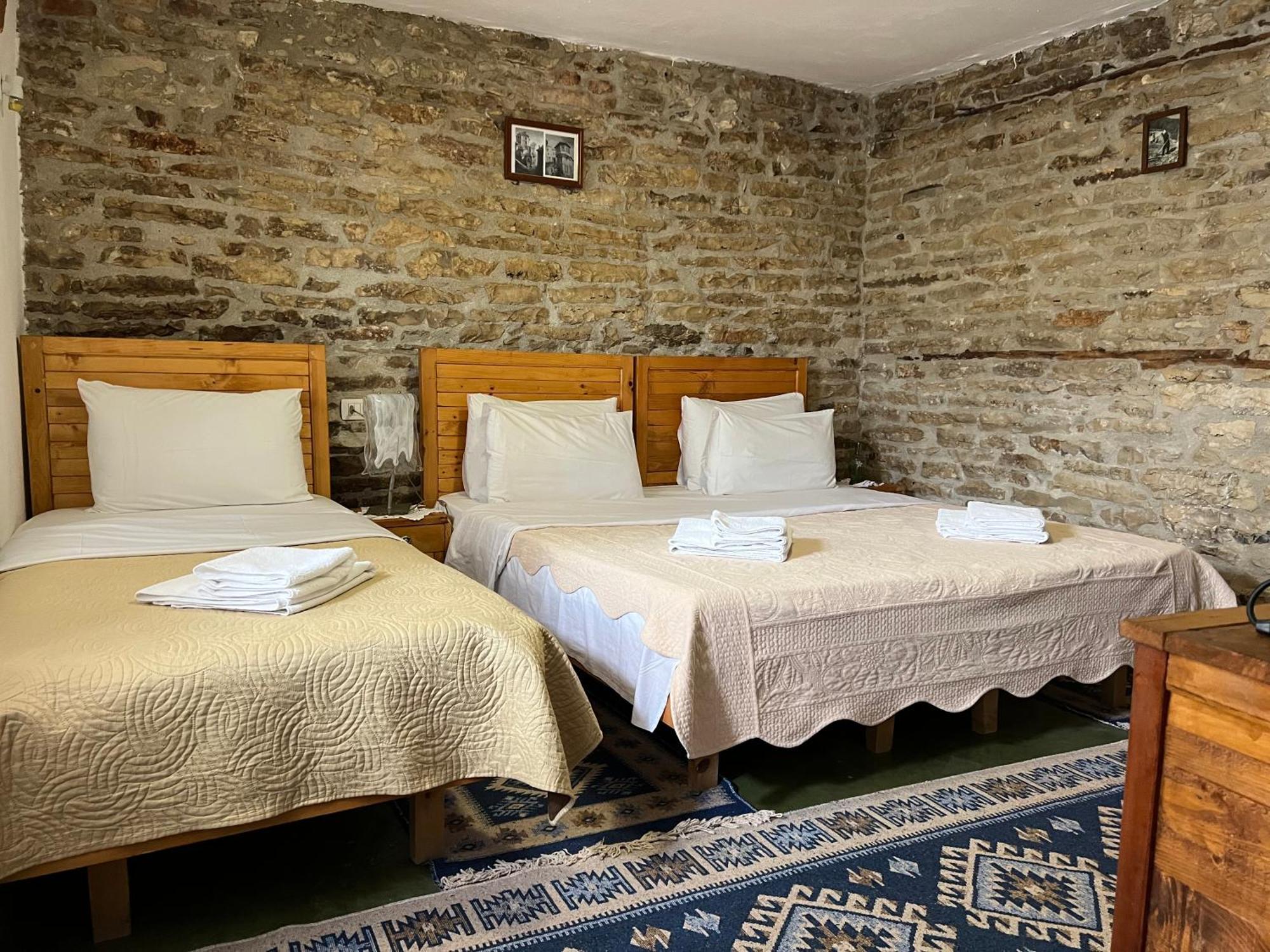 Guest House Salaria Гірокастра Екстер'єр фото