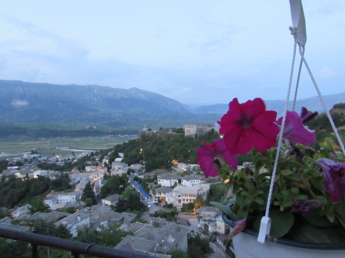 Guest House Salaria Гірокастра Екстер'єр фото